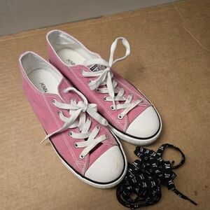 Canvas shoes